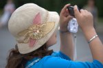 sombrero decorado con flores de tela.jpg